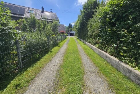 Zufahrt zum Grundstück