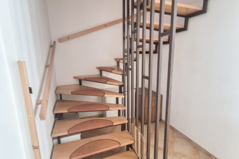 Holztreppe nach oben