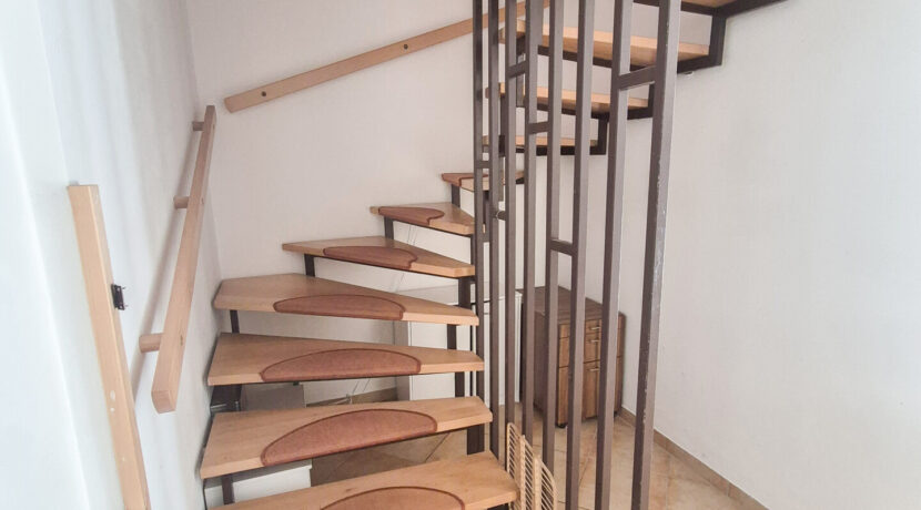 Holztreppe nach oben