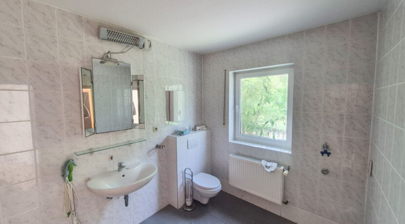 Bad/WC (EG)