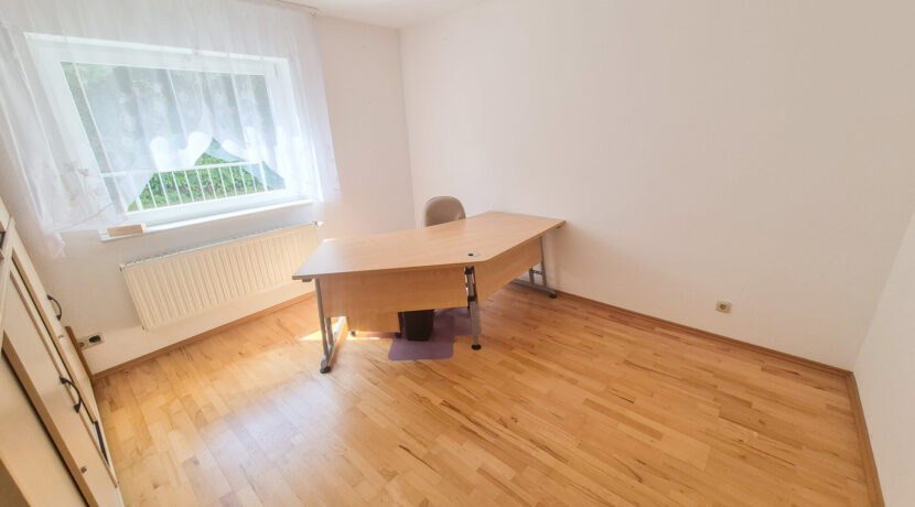 Zimmer (EG)
