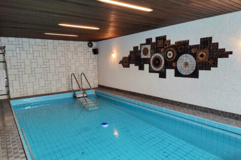 Schwimmbad UG