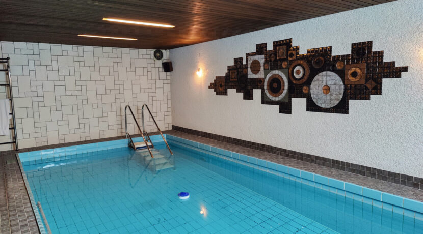 Schwimmbad UG