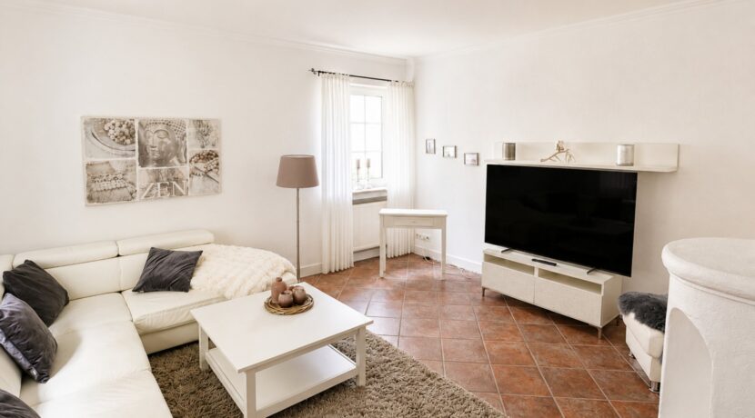 Das ca. 38 m² große Wohnzimmer Foto II