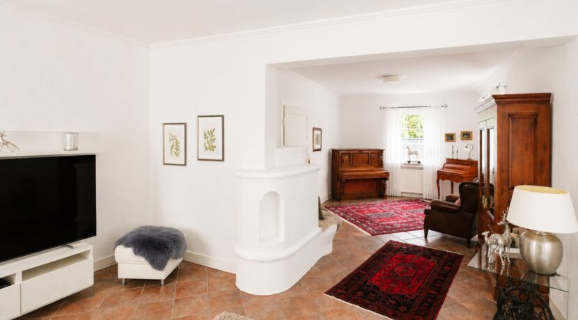 Das ca. 38 m² große Wohnzimmer Foto III