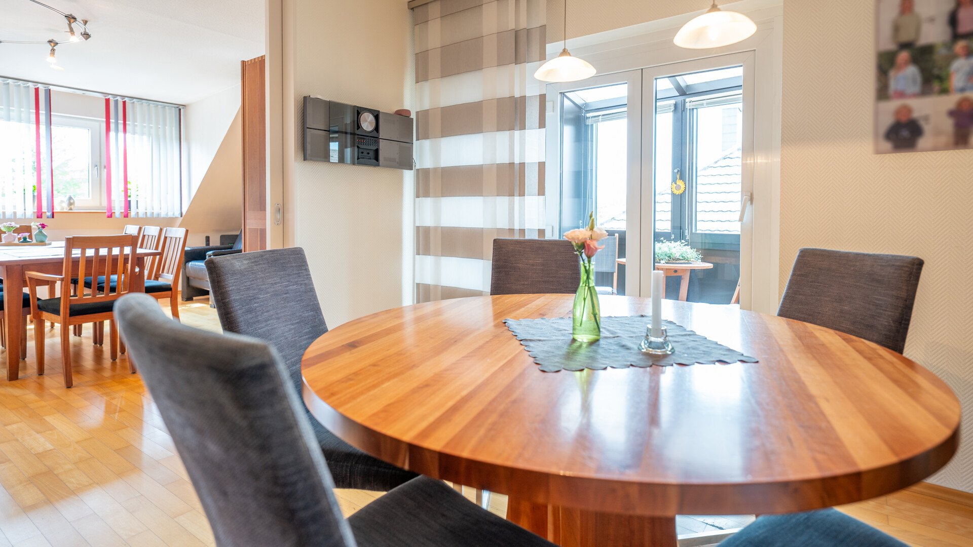 Haus‑in‑Haus‑Charakter: stilvolle 5‑Zimmer‑Maisonette mit Balkon und viel Raum zur freien Entfaltung - Photo 4