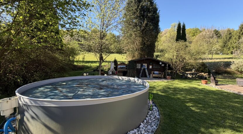 Garten mit unverbauter Aussicht