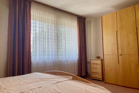 geräumiges Schlafzimmer (EG)