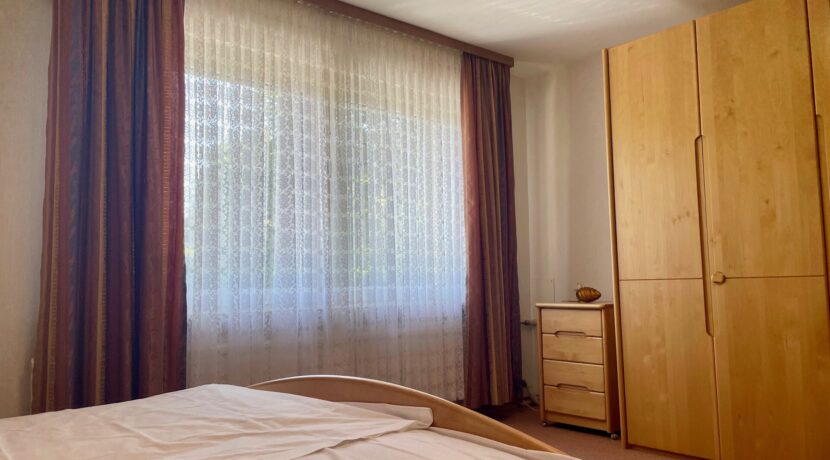 geräumiges Schlafzimmer (EG)