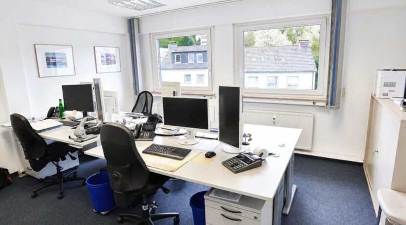 Büro 4