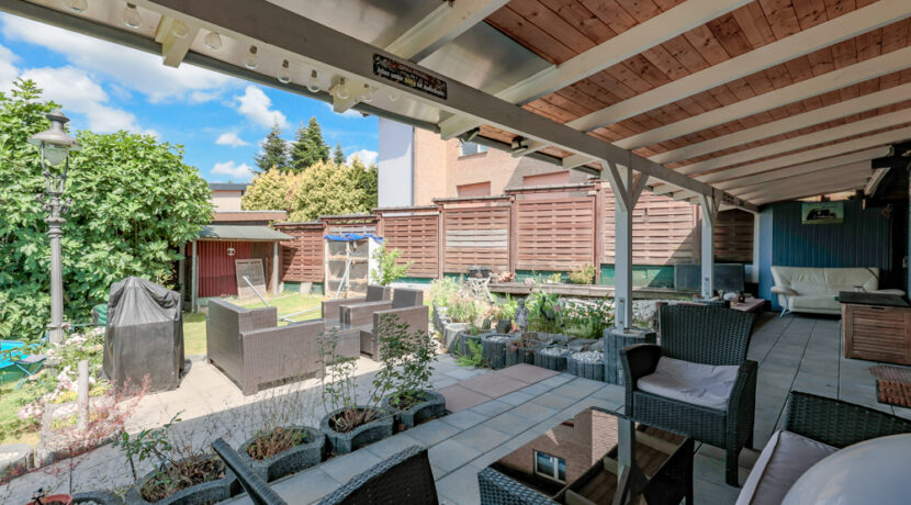 Terrasse Gartenseite