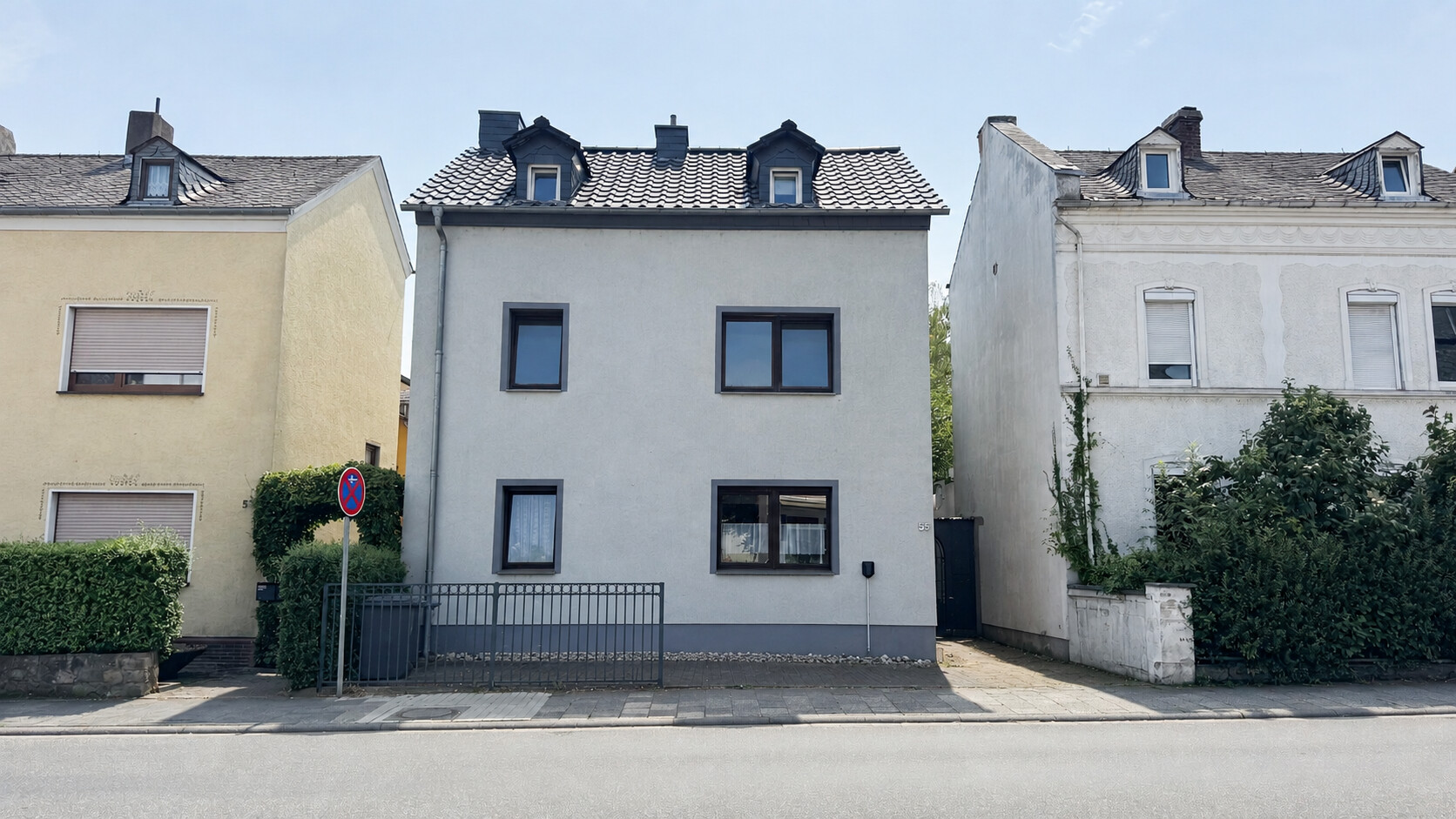 Solides Zweifamilienhaus mit Garten in zentraler Lage bei Limburg!