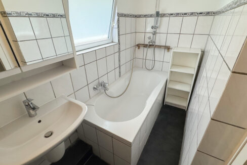 Tageslichtbad mit Wanne OG