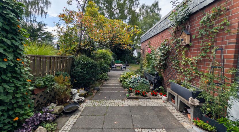Weg zum Garten