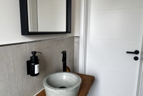 Modernes Gäste- WC