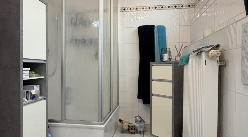 ...mit Dusche