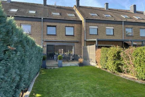 Modernes Reihenmittelhaus in Asberg