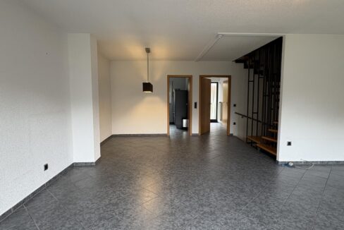 Wohnzimmer mit angrezender...