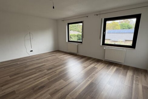 bei Bedarf in zwei Kinderzimmer teilbar