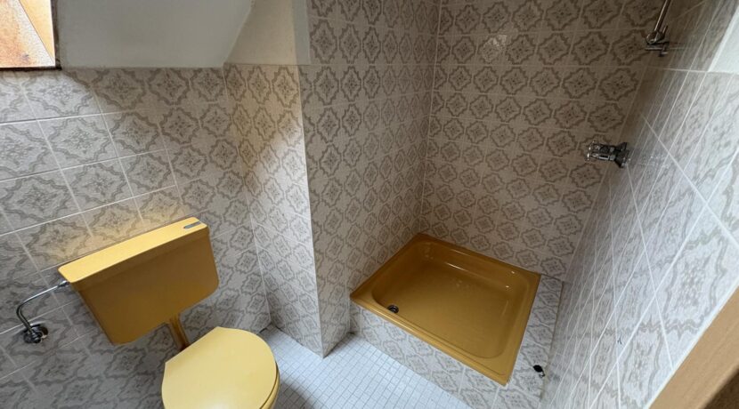 Duschbad im DG aus dem Ursprungsbaujahr