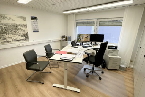 Büro EG