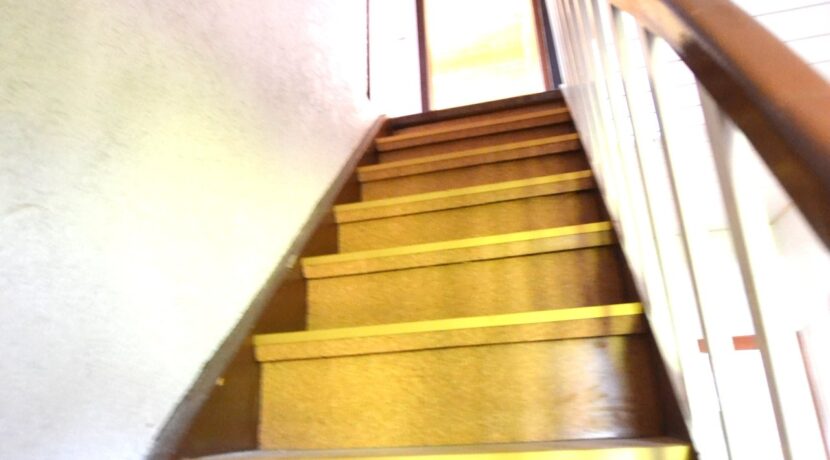 Treppe zum Obergeschoss