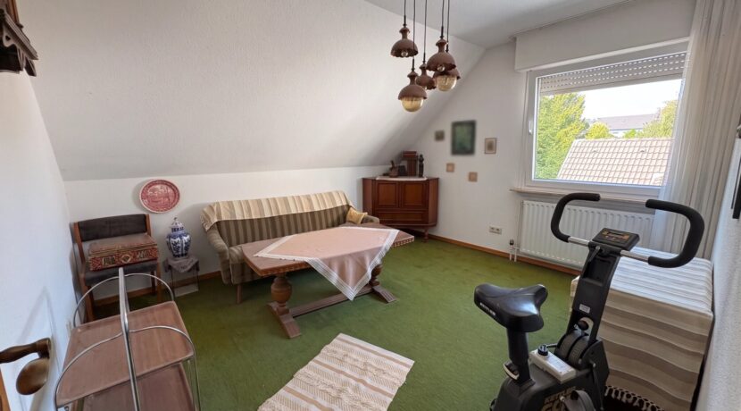 Zimmer 2 OG