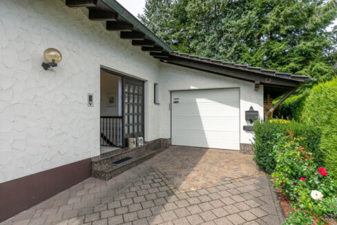 Extra große Garage