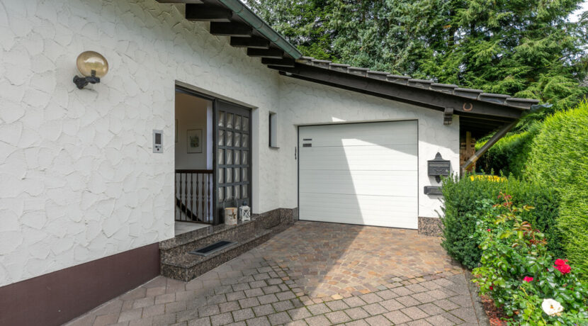 Extra große Garage