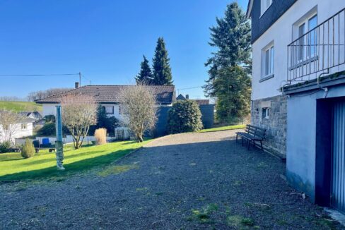 viel Platz hinter dem Haus