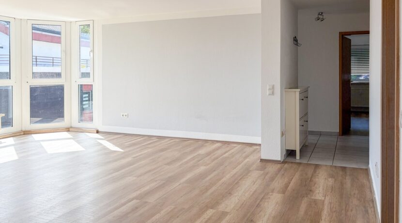 großräumiges Wohnzimmer