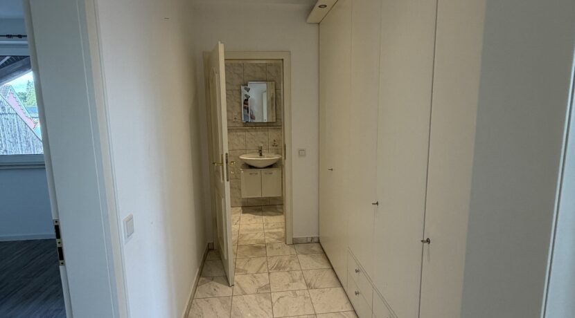 Flur Gast / Büro / Kind mit eigenem Bad