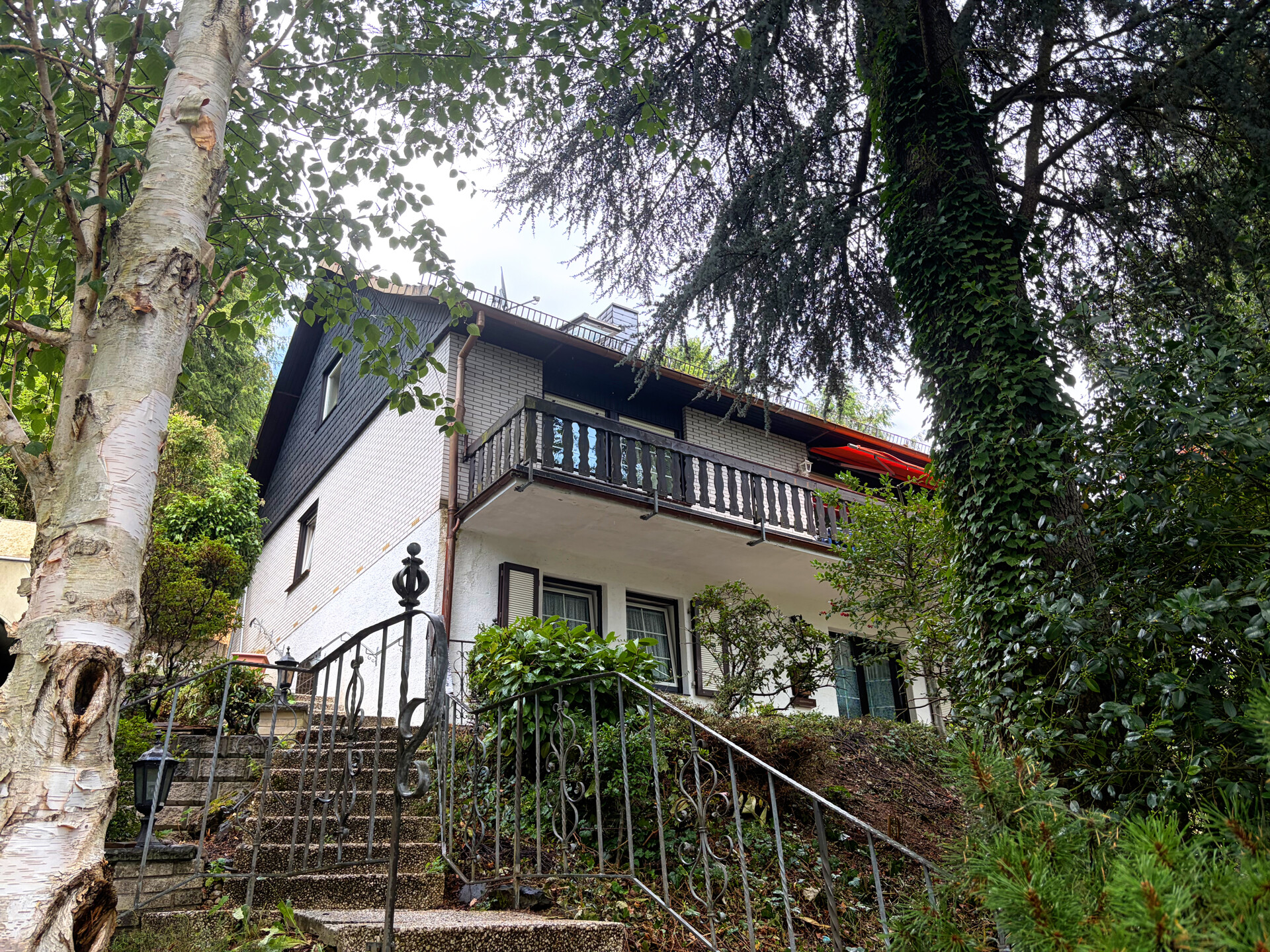Selbstnutzung oder Kapitalanlage – Mehrgenerationenhaus in zentrumsnaher Lage von Wiehl!