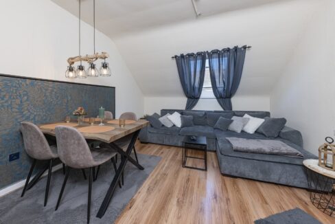 Einblick Wohnung rückwärtiges Haus