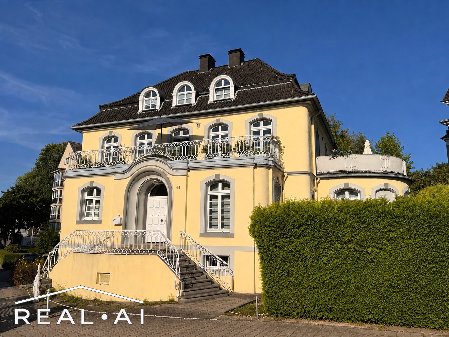 Stilvolle Stadtvilla mit 3 Wohneinheiten im Moltkeviertel!