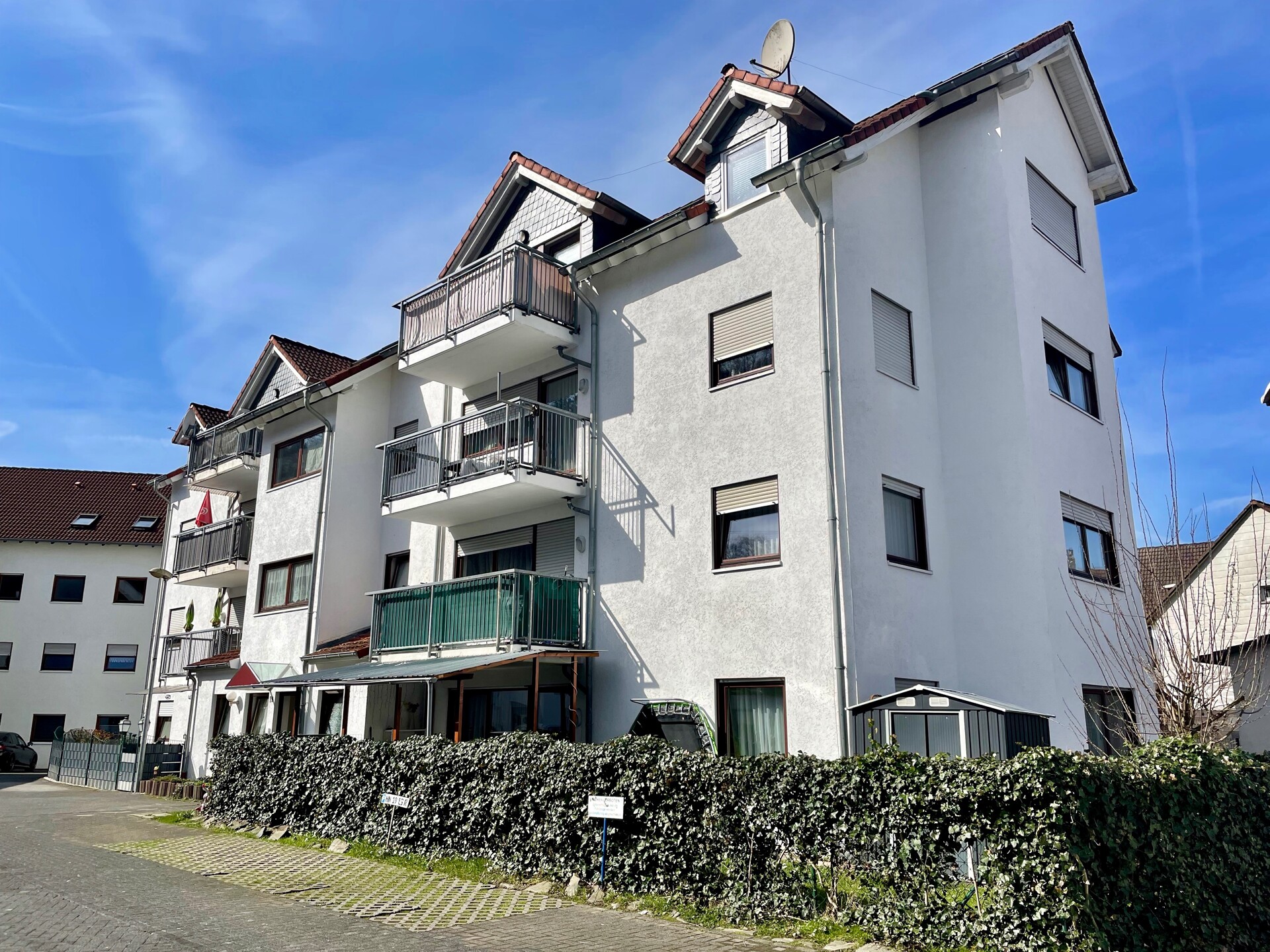 Top Investment: Voll vermietetes 8-Parteienhaus in ruhiger, verkehrsgünstiger Lage!