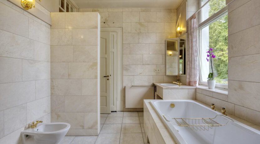 Badezimmer 1