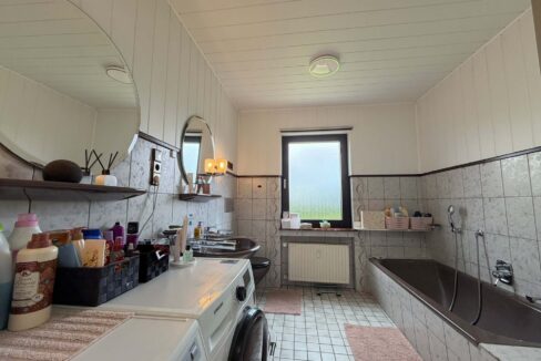 Badezimmer EG
