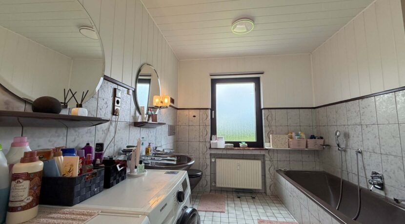 Badezimmer EG