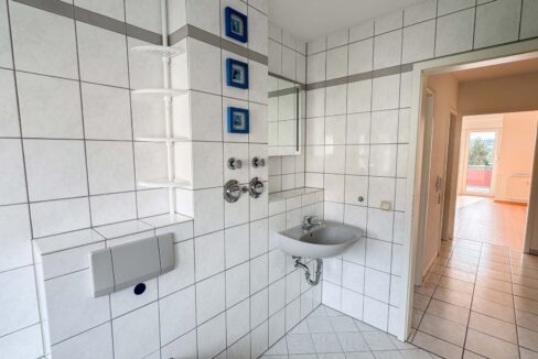 Tageslichtbad mit Wanne und WC