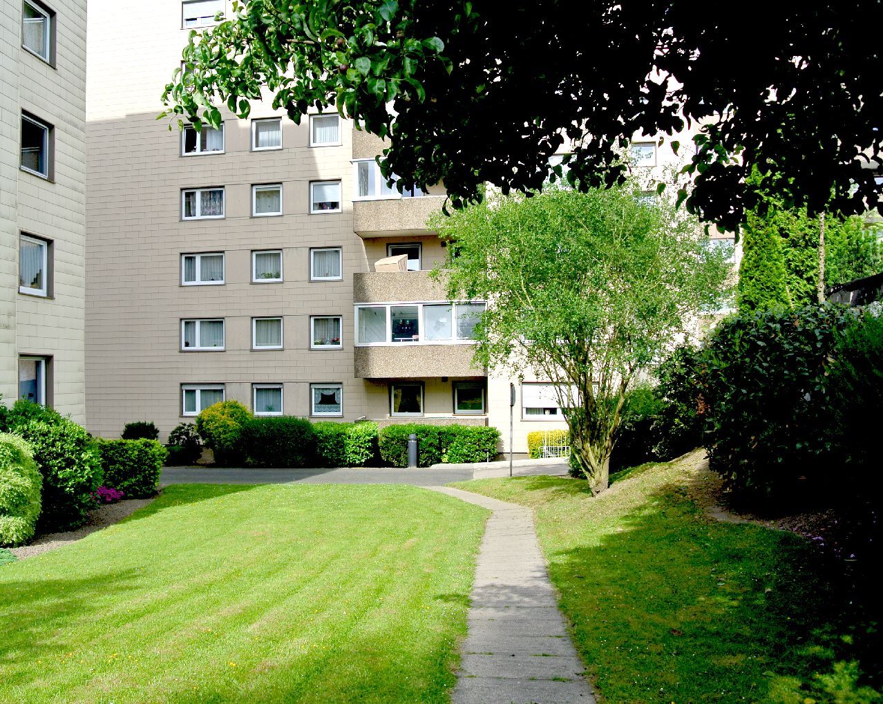 Neu renoviert ! Diese Singlewohnung mit Wintergarten wartet auf SIE ! - Photo 4