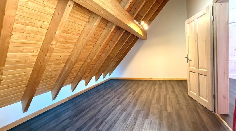 DG Ankleide mit Balkon
