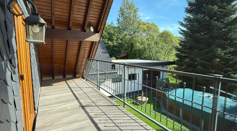 DG Großer überdachterBalkon