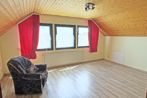 Schlafzimmer DG