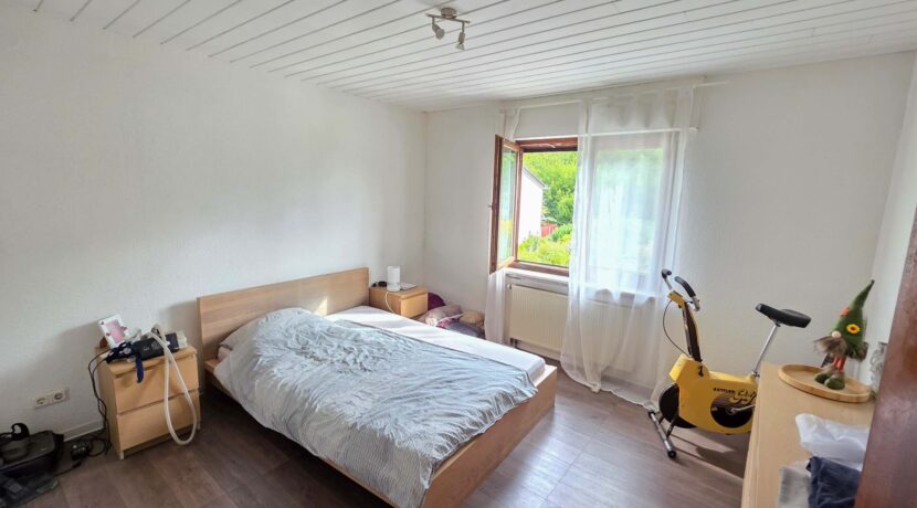 Schlafzimmer (EG)