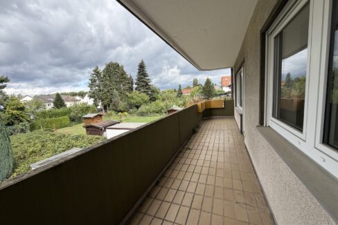 großer Balkon