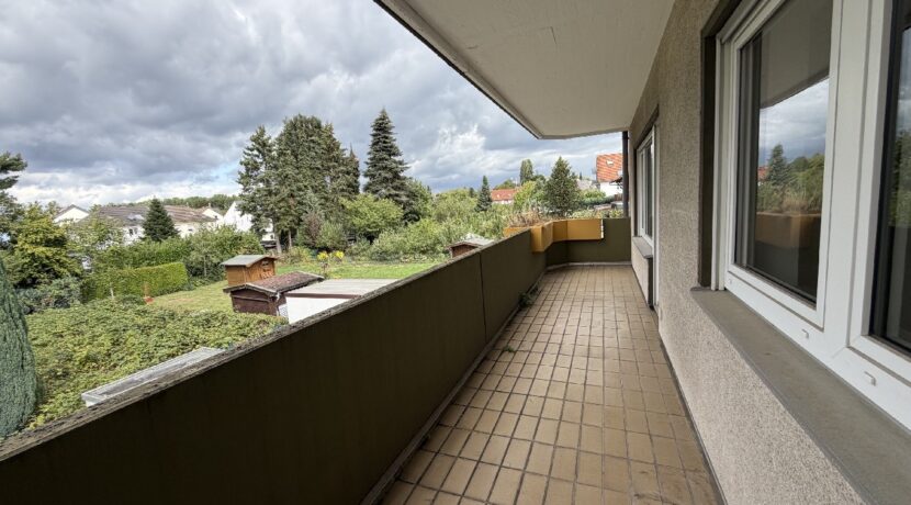 großer Balkon
