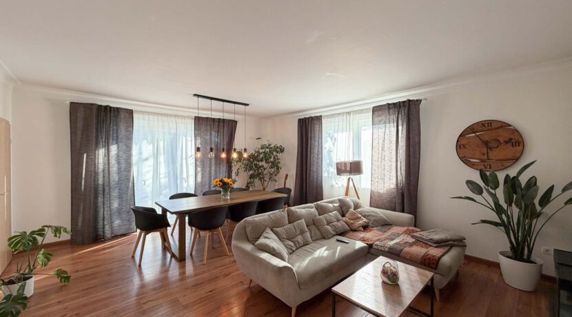 Wohn-/Esszimmer (EG)