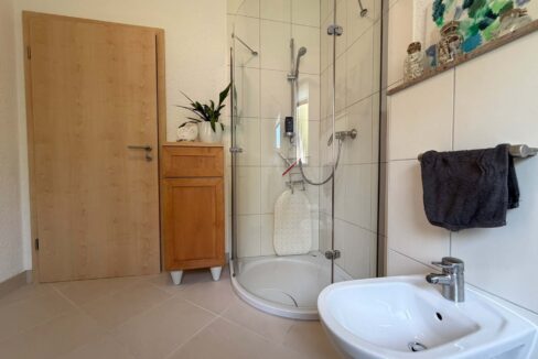 Badezimmer (EG)