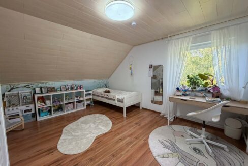 Kinderzimmer 2 (DG)